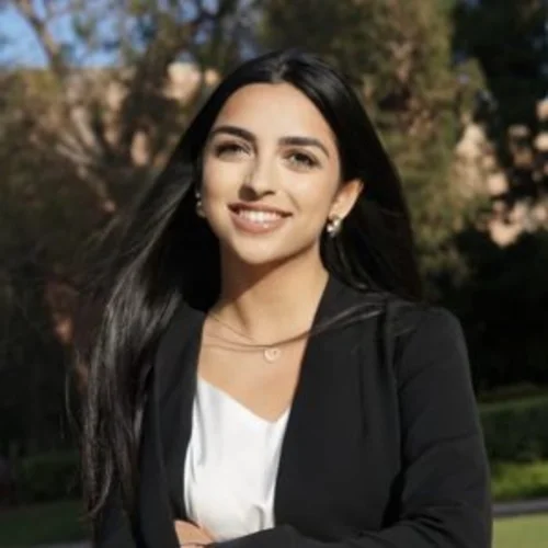 Headshot of Mira Mehra - Second Year Neuroscience