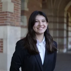 Headshot of Elliana Tsang - Third Year Molecular, Cellular, & Developmental Biology